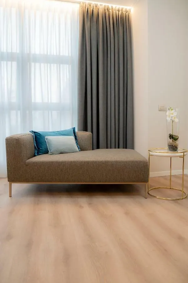 Sleep Tide Suites Milano 4*,